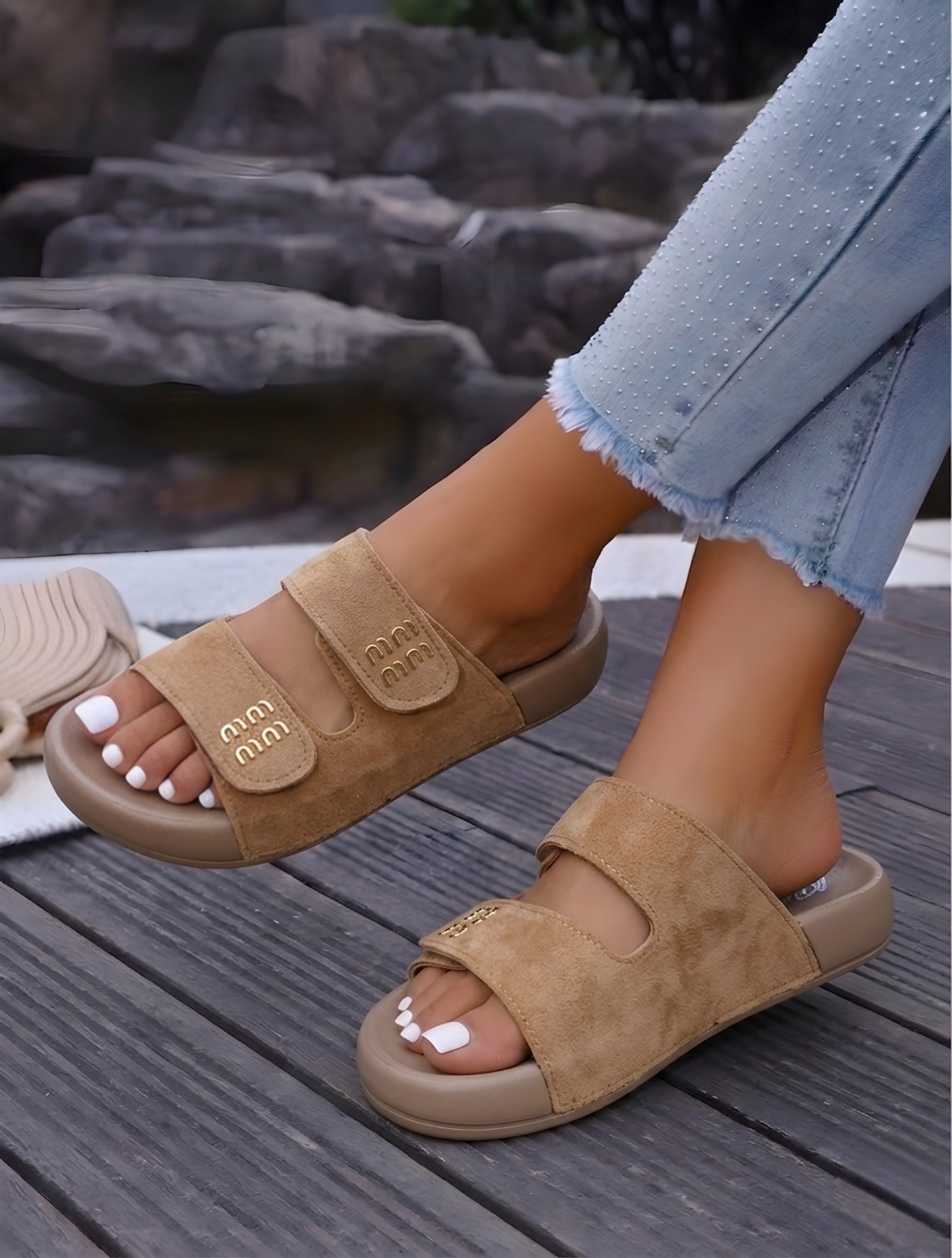 Papuci crem din Piele Ecologica intoarsa Sole