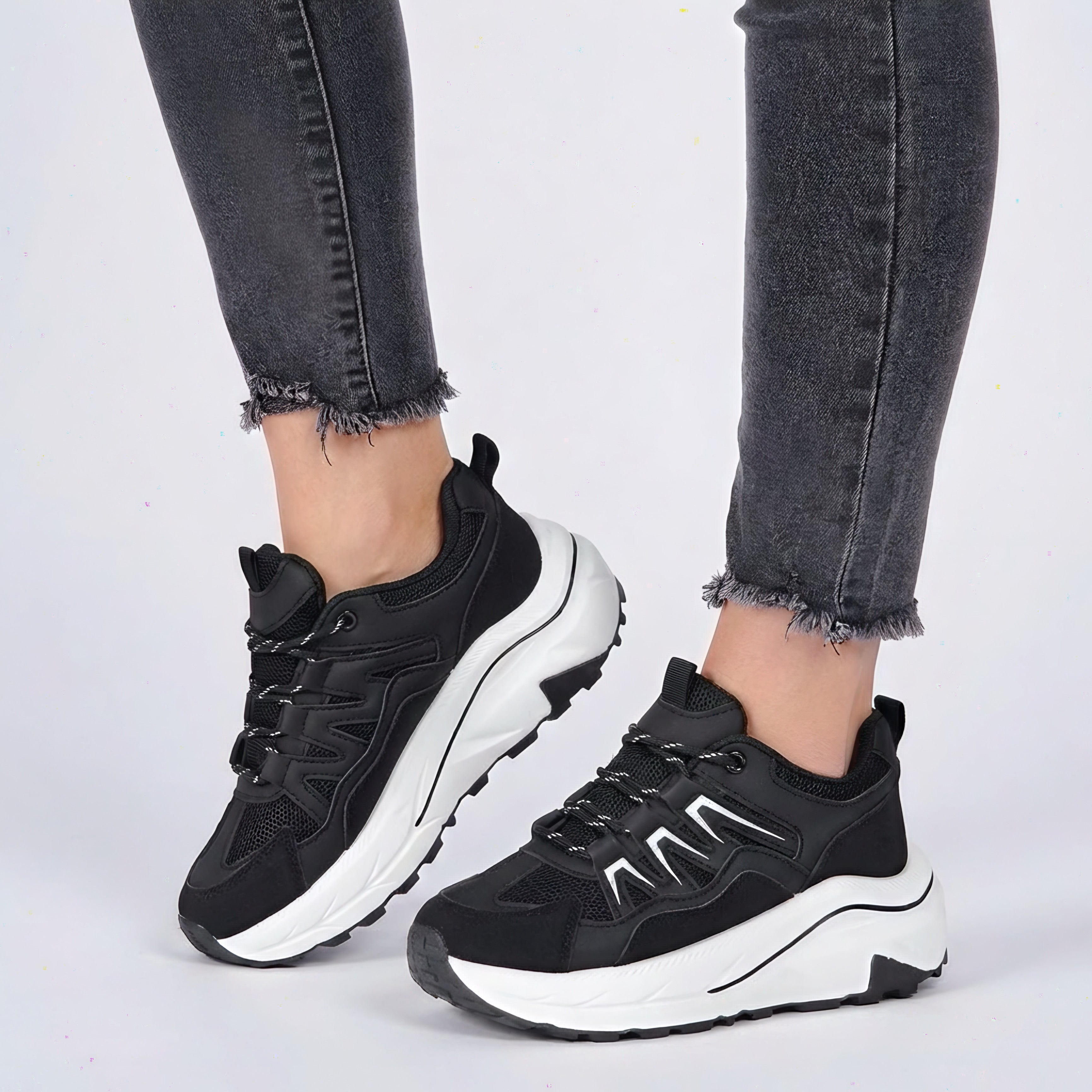 Adidași damă negri cu talpă groasă Kyro