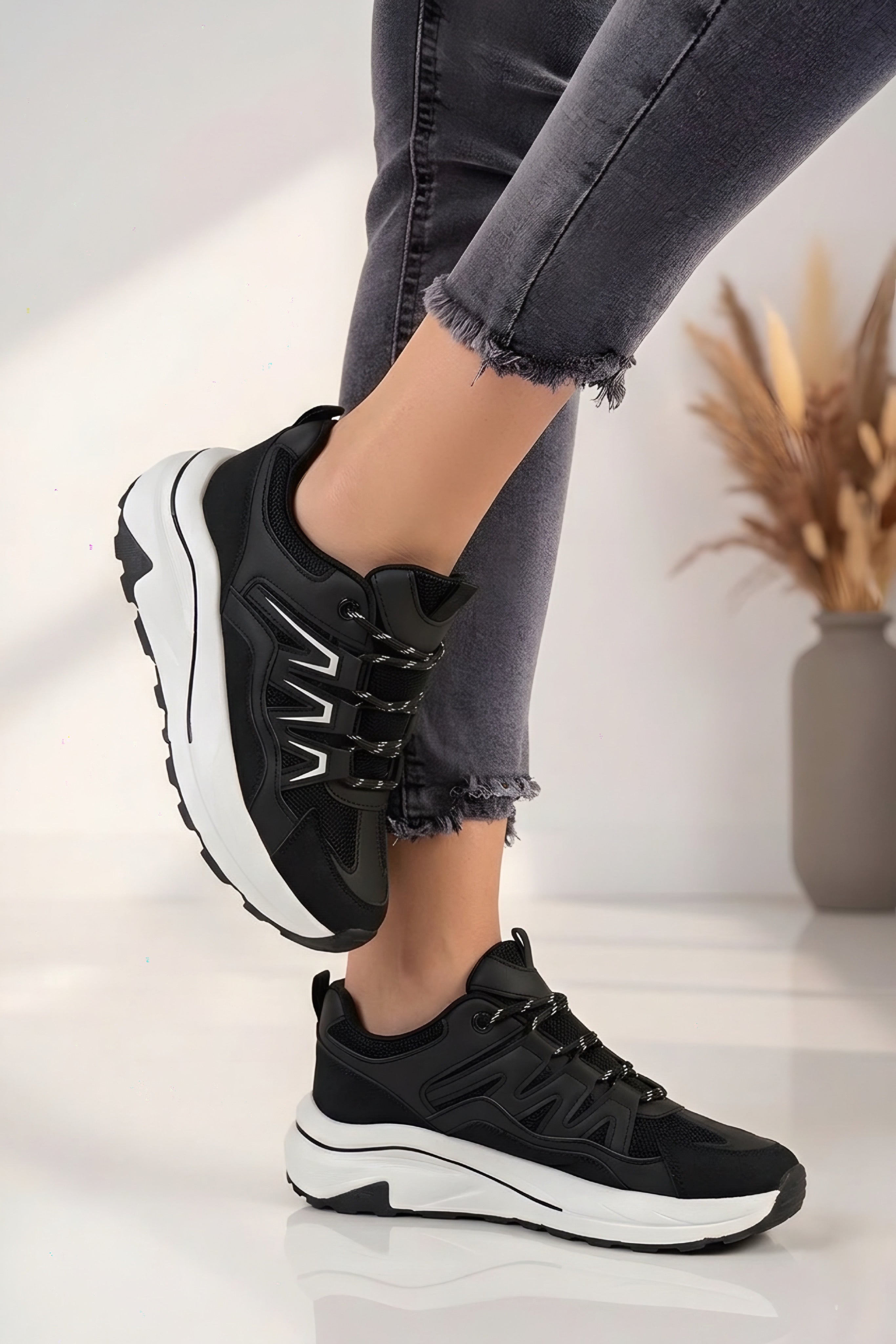 Adidași damă negri cu talpă groasă Kyro